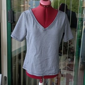 GAP STRIPED TSHIRT SZS